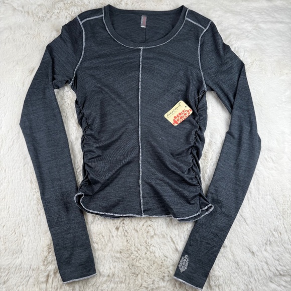 FP Movement by Free People Tops - Free People FP Movement NWT Right On Run Long Sleeve Layer Black XS